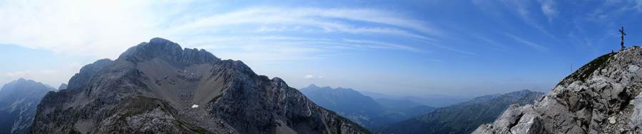 Pizzo Arera dalal cresta di vetta della Corna Piana (2302 m)